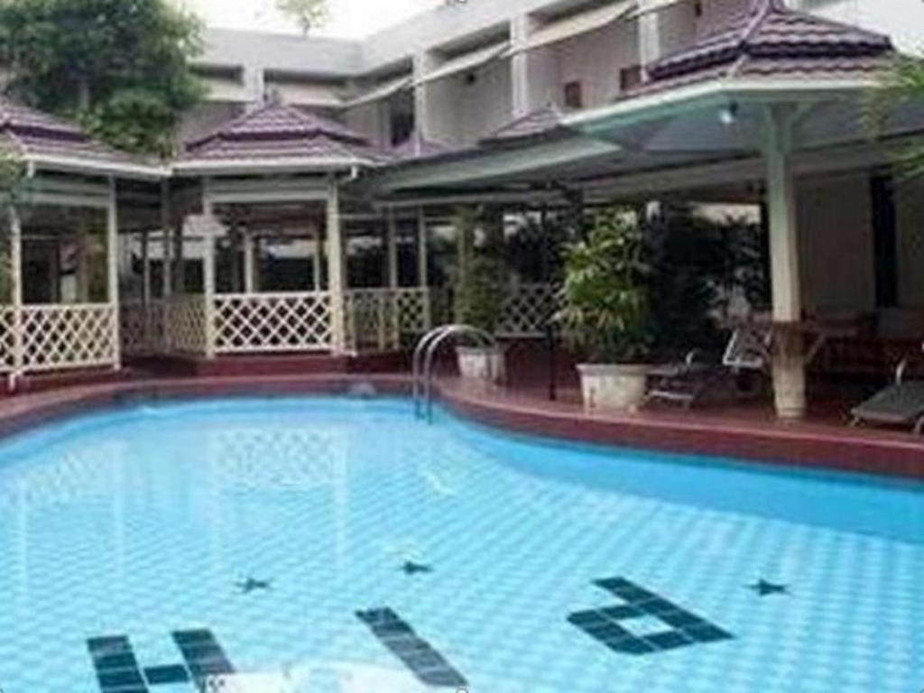 Hotel Pardede International Medan Exterior photo